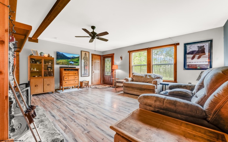 292 Appalachian Drive, Bruceton Mills, West Virginia 26525, 3 Bedrooms Bedrooms, 6 Rooms Rooms,2 BathroomsBathrooms,Single Family Detached,For Sale,Appalachian,10159471