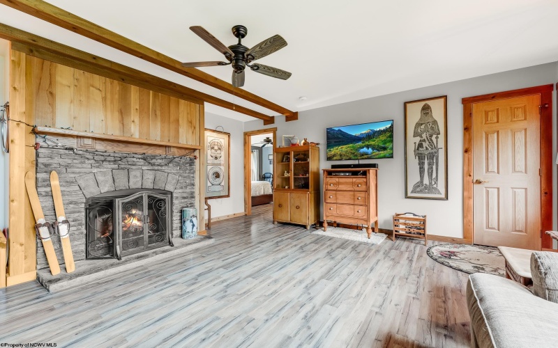292 Appalachian Drive, Bruceton Mills, West Virginia 26525, 3 Bedrooms Bedrooms, 6 Rooms Rooms,2 BathroomsBathrooms,Single Family Detached,For Sale,Appalachian,10159471