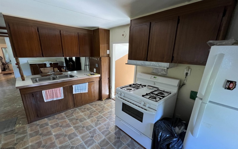 302 Jameson Avenue, Parsons, West Virginia 26287, 2 Bedrooms Bedrooms, 6 Rooms Rooms,1 BathroomBathrooms,Single Family Detached,For Sale,Jameson,10159476