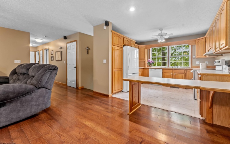 33 Rocky Top Lane, Morgantown, West Virginia 26508, 3 Bedrooms Bedrooms, 6 Rooms Rooms,2 BathroomsBathrooms,Single Family Detached,For Sale,Rocky Top,10159497