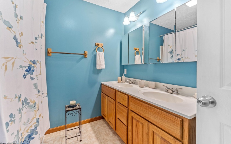 33 Rocky Top Lane, Morgantown, West Virginia 26508, 3 Bedrooms Bedrooms, 6 Rooms Rooms,2 BathroomsBathrooms,Single Family Detached,For Sale,Rocky Top,10159497