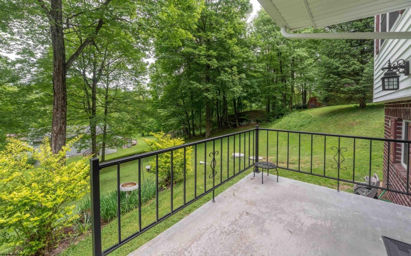 33 Rocky Top Lane, Morgantown, West Virginia 26508, 3 Bedrooms Bedrooms, 6 Rooms Rooms,2 BathroomsBathrooms,Single Family Detached,For Sale,Rocky Top,10159497