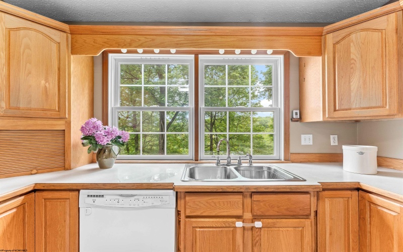 33 Rocky Top Lane, Morgantown, West Virginia 26508, 3 Bedrooms Bedrooms, 6 Rooms Rooms,2 BathroomsBathrooms,Single Family Detached,For Sale,Rocky Top,10159497