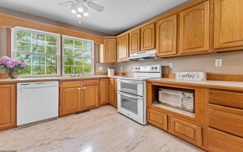 33 Rocky Top Lane, Morgantown, West Virginia 26508, 3 Bedrooms Bedrooms, 6 Rooms Rooms,2 BathroomsBathrooms,Single Family Detached,For Sale,Rocky Top,10159497