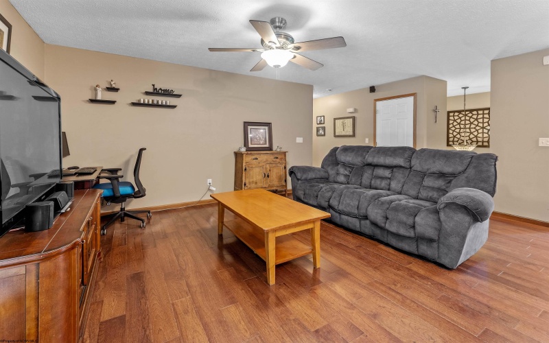 33 Rocky Top Lane, Morgantown, West Virginia 26508, 3 Bedrooms Bedrooms, 6 Rooms Rooms,2 BathroomsBathrooms,Single Family Detached,For Sale,Rocky Top,10159497