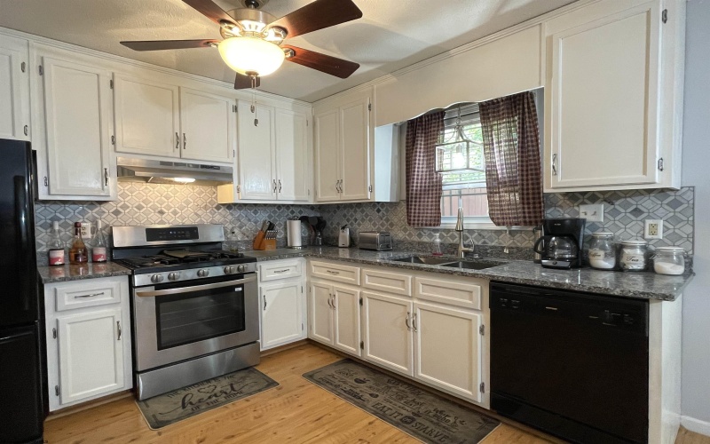 4 Hall Valley Court, Bridgeport, West Virginia 26330, 2 Bedrooms Bedrooms, 5 Rooms Rooms,1 BathroomBathrooms,Single Family Attached,For Sale,Hall Valley,10159498