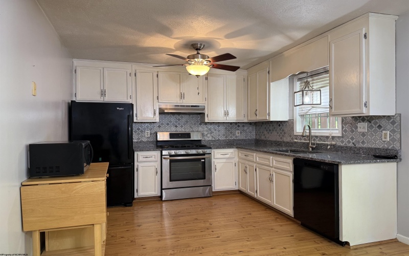 4 Hall Valley Court, Bridgeport, West Virginia 26330, 2 Bedrooms Bedrooms, 5 Rooms Rooms,1 BathroomBathrooms,Single Family Attached,For Sale,Hall Valley,10159498