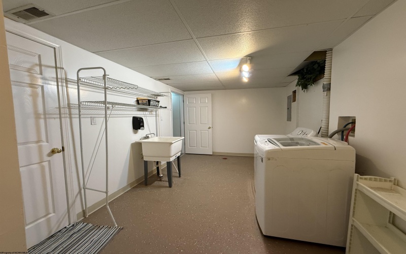 4 Hall Valley Court, Bridgeport, West Virginia 26330, 2 Bedrooms Bedrooms, 5 Rooms Rooms,1 BathroomBathrooms,Single Family Attached,For Sale,Hall Valley,10159498