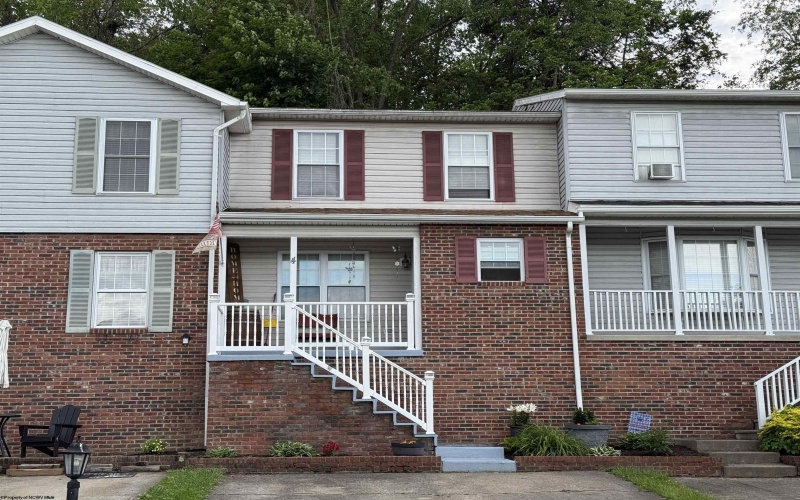 4 Hall Valley Court, Bridgeport, West Virginia 26330, 2 Bedrooms Bedrooms, 5 Rooms Rooms,1 BathroomBathrooms,Single Family Attached,For Sale,Hall Valley,10159498