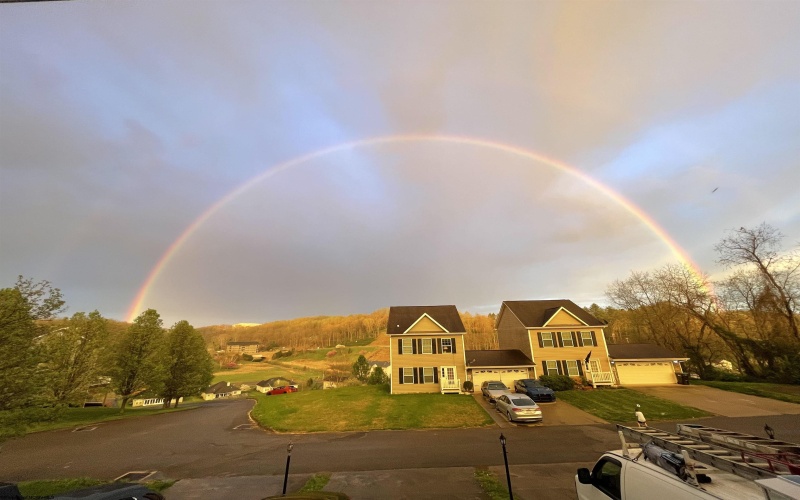4 Hall Valley Court, Bridgeport, West Virginia 26330, 2 Bedrooms Bedrooms, 5 Rooms Rooms,1 BathroomBathrooms,Single Family Attached,For Sale,Hall Valley,10159498