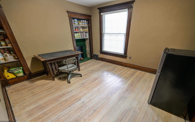 318 Maryland Avenue, Fairmont, West Virginia 26554, 4 Bedrooms Bedrooms, 8 Rooms Rooms,2 BathroomsBathrooms,Single Family Detached,For Sale,Maryland,10159496