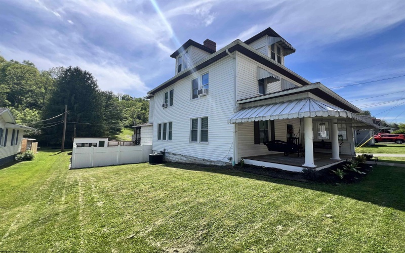 170 Valley Street, Salem, West Virginia 26426, 4 Bedrooms Bedrooms, 10 Rooms Rooms,1 BathroomBathrooms,Single Family Detached,For Sale,Valley,10159494