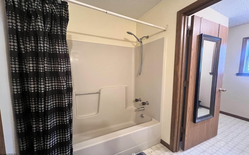 112 Richland Street, West Milford, West Virginia 26451, 3 Bedrooms Bedrooms, 6 Rooms Rooms,1 BathroomBathrooms,Single Family Detached,For Sale,Richland,10159491