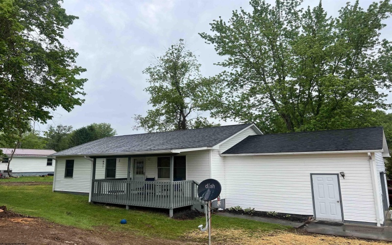 112 Richland Street, West Milford, West Virginia 26451, 3 Bedrooms Bedrooms, 6 Rooms Rooms,1 BathroomBathrooms,Single Family Detached,For Sale,Richland,10159491