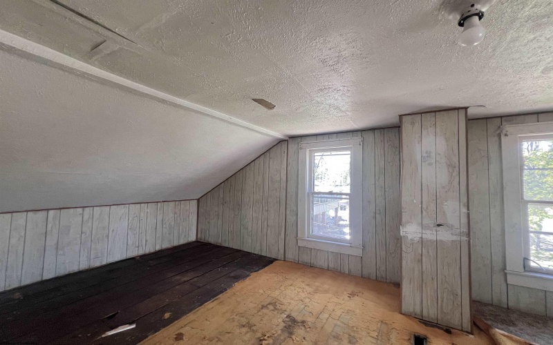 11 Park Avenue, Westover, West Virginia 26505, 3 Bedrooms Bedrooms, 8 Rooms Rooms,1 BathroomBathrooms,Single Family Detached,For Sale,Park,10159486