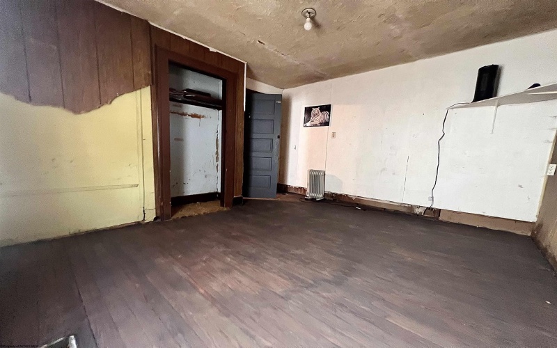 11 Park Avenue, Westover, West Virginia 26505, 3 Bedrooms Bedrooms, 8 Rooms Rooms,1 BathroomBathrooms,Single Family Detached,For Sale,Park,10159486
