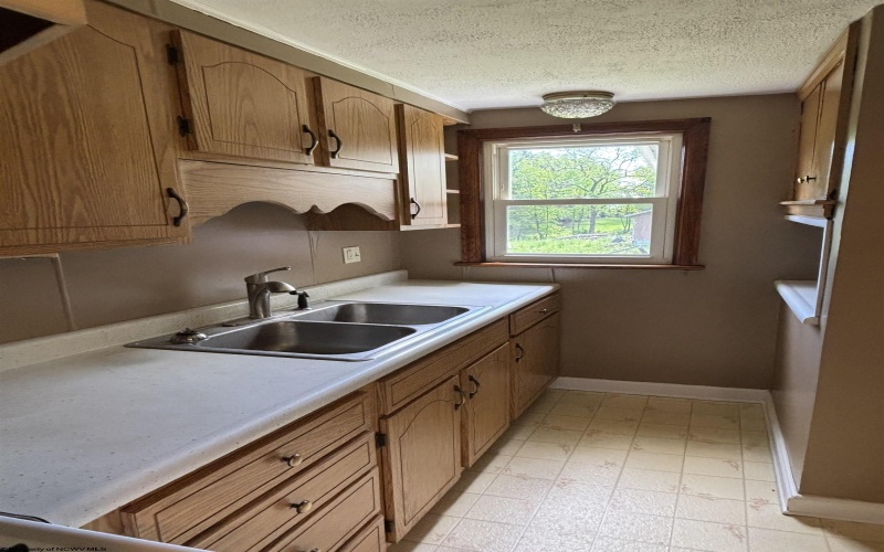 112 Center Street, Kingwood, West Virginia 26537, 3 Bedrooms Bedrooms, 6 Rooms Rooms,1 BathroomBathrooms,Single Family Detached,For Sale,Center,10159511