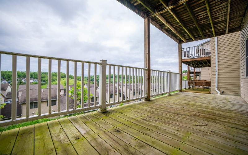 124 Donna Avenue, Morgantown, West Virginia 26505, 3 Bedrooms Bedrooms, 9 Rooms Rooms,2 BathroomsBathrooms,Single Family Attached,For Sale,Donna,10159510