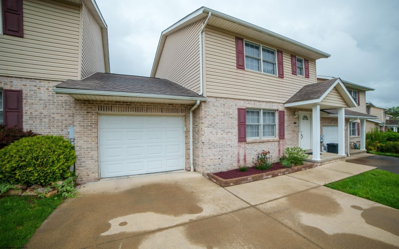 124 Donna Avenue, Morgantown, West Virginia 26505, 3 Bedrooms Bedrooms, 9 Rooms Rooms,2 BathroomsBathrooms,Single Family Attached,For Sale,Donna,10159510