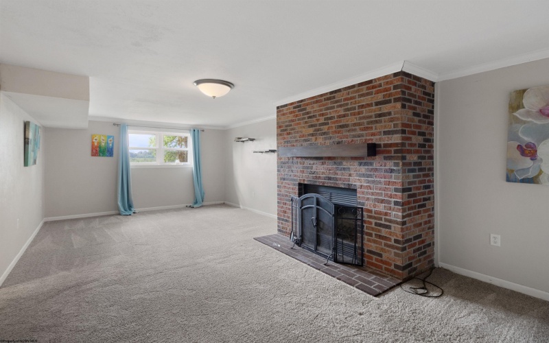 111 Brentwood Drive, Bridgeport, West Virginia 26330, 3 Bedrooms Bedrooms, 8 Rooms Rooms,2 BathroomsBathrooms,Single Family Detached,For Sale,Brentwood,10159507