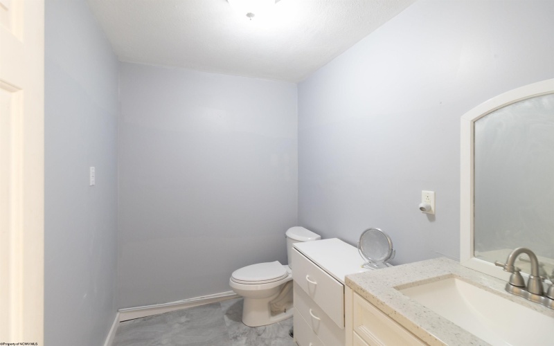 111 Brentwood Drive, Bridgeport, West Virginia 26330, 3 Bedrooms Bedrooms, 8 Rooms Rooms,2 BathroomsBathrooms,Single Family Detached,For Sale,Brentwood,10159507