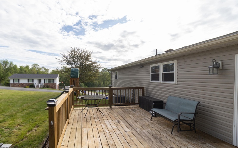 111 Brentwood Drive, Bridgeport, West Virginia 26330, 3 Bedrooms Bedrooms, 8 Rooms Rooms,2 BathroomsBathrooms,Single Family Detached,For Sale,Brentwood,10159507