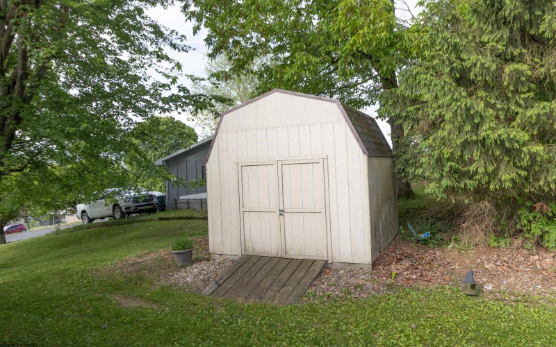 111 Brentwood Drive, Bridgeport, West Virginia 26330, 3 Bedrooms Bedrooms, 8 Rooms Rooms,2 BathroomsBathrooms,Single Family Detached,For Sale,Brentwood,10159507