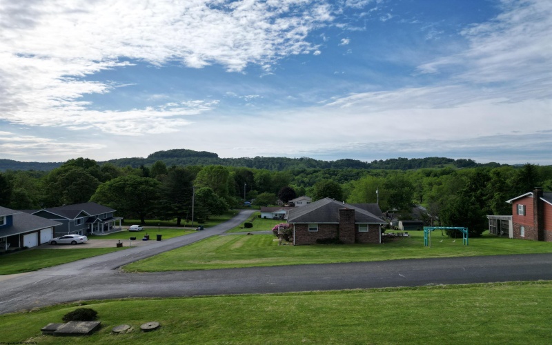 111 Brentwood Drive, Bridgeport, West Virginia 26330, 3 Bedrooms Bedrooms, 8 Rooms Rooms,2 BathroomsBathrooms,Single Family Detached,For Sale,Brentwood,10159507