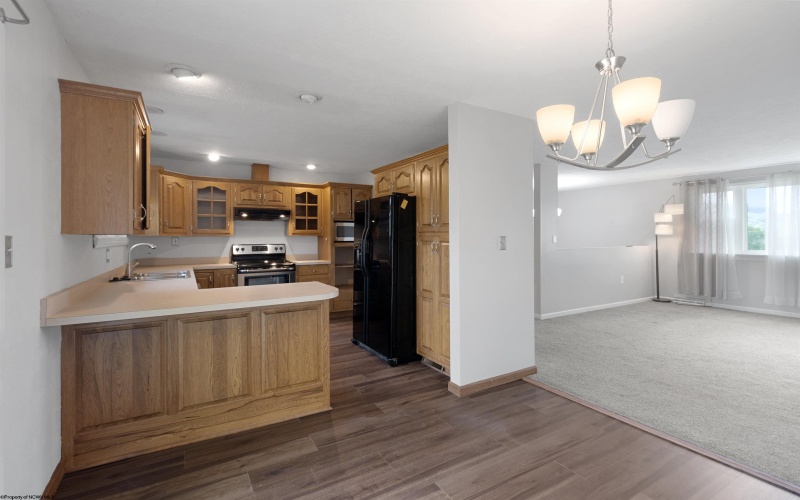 111 Brentwood Drive, Bridgeport, West Virginia 26330, 3 Bedrooms Bedrooms, 8 Rooms Rooms,2 BathroomsBathrooms,Single Family Detached,For Sale,Brentwood,10159507