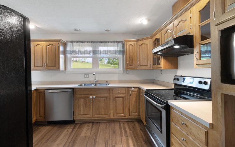 111 Brentwood Drive, Bridgeport, West Virginia 26330, 3 Bedrooms Bedrooms, 8 Rooms Rooms,2 BathroomsBathrooms,Single Family Detached,For Sale,Brentwood,10159507