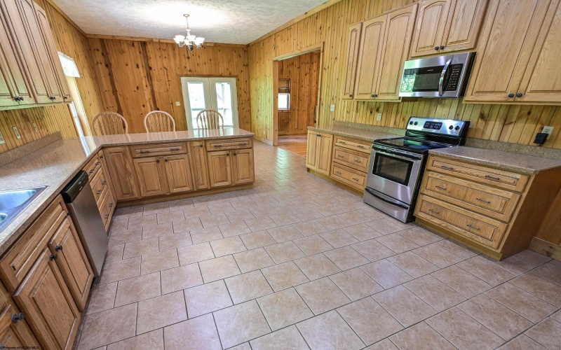 537 Coal Bank Hill Road, Fairmont, West Virginia 26554, 4 Bedrooms Bedrooms, 8 Rooms Rooms,3 BathroomsBathrooms,Single Family Detached,For Sale,Coal Bank Hill,10159504