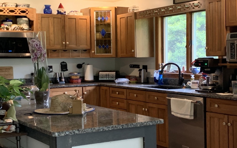 382 Knoll View Road, Mount Clare, West Virginia 26408, 3 Bedrooms Bedrooms, 7 Rooms Rooms,2 BathroomsBathrooms,Single Family Detached,For Sale,Knoll View,10159502