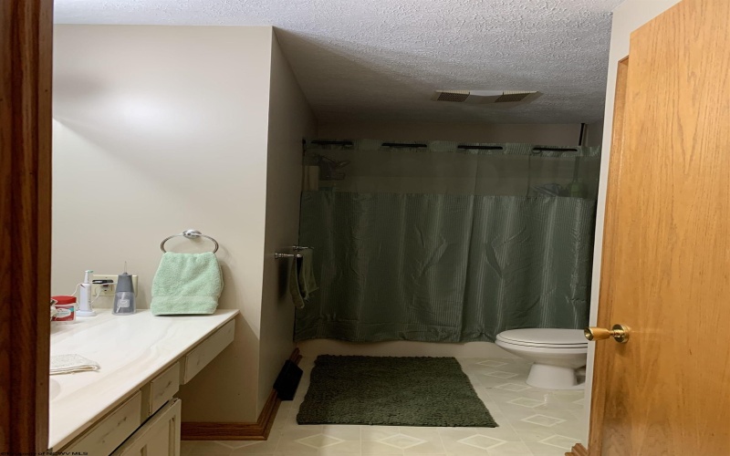 382 Knoll View Road, Mount Clare, West Virginia 26408, 3 Bedrooms Bedrooms, 7 Rooms Rooms,2 BathroomsBathrooms,Single Family Detached,For Sale,Knoll View,10159502