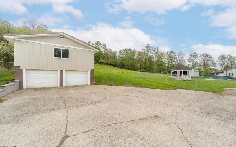 3693 Grafton Road, Morgantown, West Virginia 26508, 3 Bedrooms Bedrooms, 8 Rooms Rooms,2 BathroomsBathrooms,Single Family Detached,For Sale,Grafton,10159500
