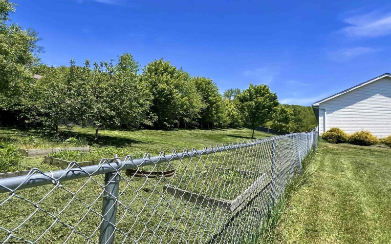 1 Lucille Lane, Morgantown, West Virginia 26501, 3 Bedrooms Bedrooms, 8 Rooms Rooms,2 BathroomsBathrooms,Single Family Detached,For Sale,Lucille,10159514