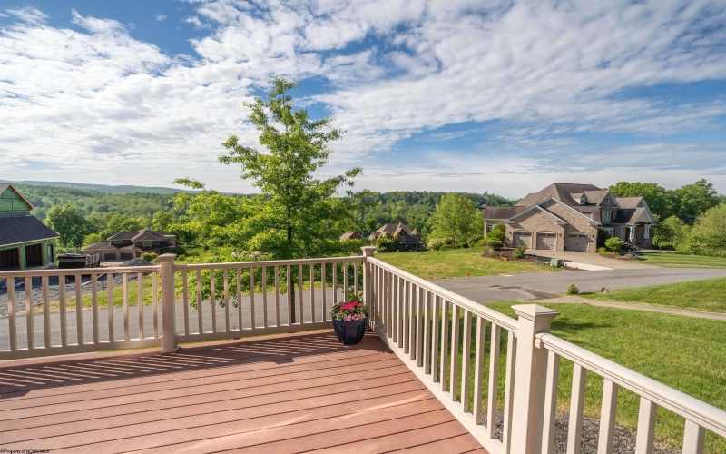 1205 Paradise Point Court, Morgantown, West Virginia 26508, 3 Bedrooms Bedrooms, 7 Rooms Rooms,3 BathroomsBathrooms,Single Family Detached,For Sale,Paradise Point,10159529