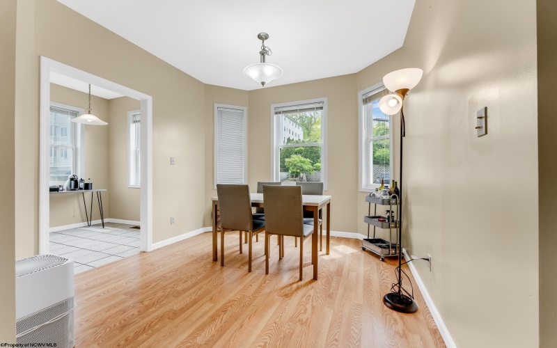 120 Fountain View Drive, Morgantown, West Virginia 26505, 2 Bedrooms Bedrooms, 5 Rooms Rooms,2 BathroomsBathrooms,Single Family Attached,For Sale,Fountain View,10159523