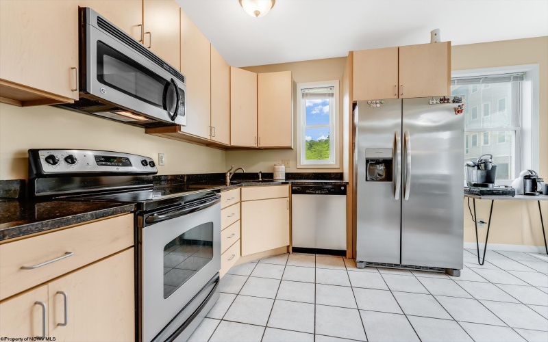 120 Fountain View Drive, Morgantown, West Virginia 26505, 2 Bedrooms Bedrooms, 5 Rooms Rooms,2 BathroomsBathrooms,Single Family Attached,For Sale,Fountain View,10159523