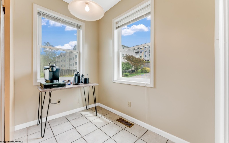 120 Fountain View Drive, Morgantown, West Virginia 26505, 2 Bedrooms Bedrooms, 5 Rooms Rooms,2 BathroomsBathrooms,Single Family Attached,For Sale,Fountain View,10159523