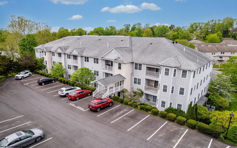 120 Fountain View Drive, Morgantown, West Virginia 26505, 2 Bedrooms Bedrooms, 5 Rooms Rooms,2 BathroomsBathrooms,Single Family Attached,For Sale,Fountain View,10159523