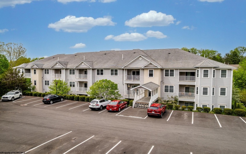 120 Fountain View Drive, Morgantown, West Virginia 26505, 2 Bedrooms Bedrooms, 5 Rooms Rooms,2 BathroomsBathrooms,Single Family Attached,For Sale,Fountain View,10159523