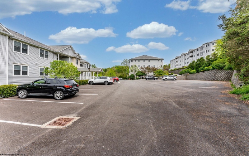 120 Fountain View Drive, Morgantown, West Virginia 26505, 2 Bedrooms Bedrooms, 5 Rooms Rooms,2 BathroomsBathrooms,Single Family Attached,For Sale,Fountain View,10159523
