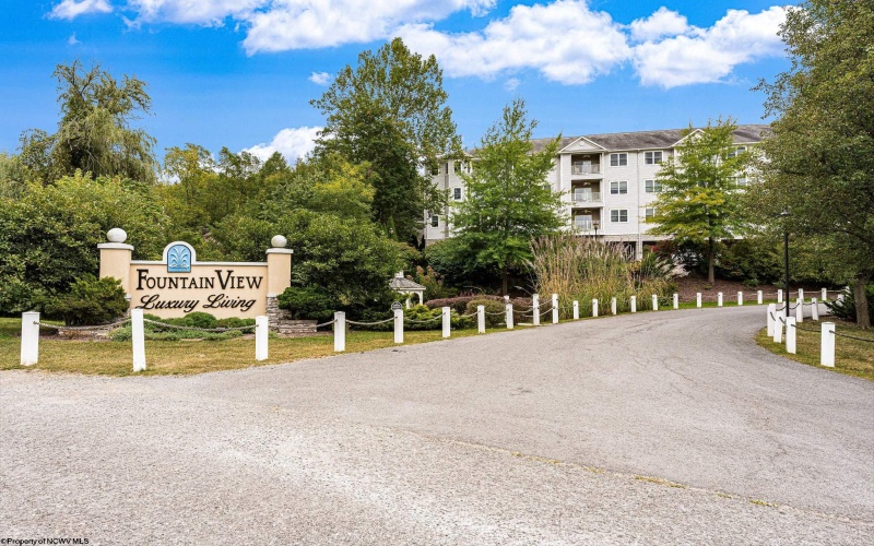120 Fountain View Drive, Morgantown, West Virginia 26505, 2 Bedrooms Bedrooms, 5 Rooms Rooms,2 BathroomsBathrooms,Single Family Attached,For Sale,Fountain View,10159523