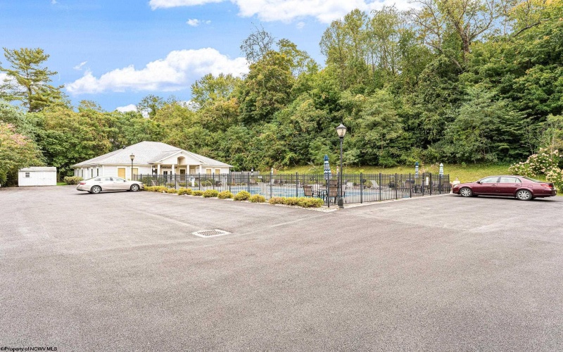 120 Fountain View Drive, Morgantown, West Virginia 26505, 2 Bedrooms Bedrooms, 5 Rooms Rooms,2 BathroomsBathrooms,Single Family Attached,For Sale,Fountain View,10159523