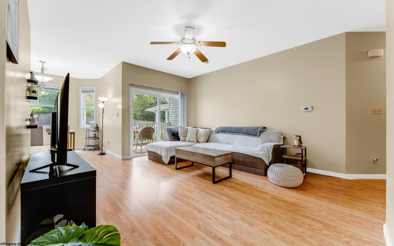 120 Fountain View Drive, Morgantown, West Virginia 26505, 2 Bedrooms Bedrooms, 5 Rooms Rooms,2 BathroomsBathrooms,Single Family Attached,For Sale,Fountain View,10159523