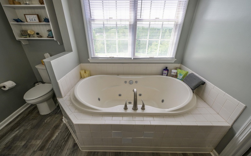 7012 Scenic View Drive, Fairmont, West Virginia 26554, 4 Bedrooms Bedrooms, 10 Rooms Rooms,2 BathroomsBathrooms,Single Family Detached,For Sale,Scenic View,10159527