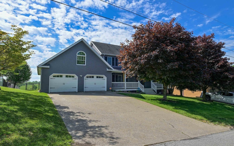 7012 Scenic View Drive, Fairmont, West Virginia 26554, 4 Bedrooms Bedrooms, 10 Rooms Rooms,2 BathroomsBathrooms,Single Family Detached,For Sale,Scenic View,10159527