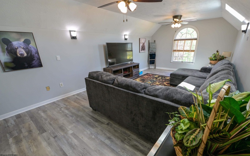 7012 Scenic View Drive, Fairmont, West Virginia 26554, 4 Bedrooms Bedrooms, 10 Rooms Rooms,2 BathroomsBathrooms,Single Family Detached,For Sale,Scenic View,10159527