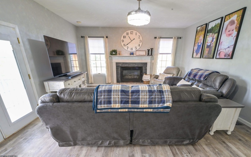 7012 Scenic View Drive, Fairmont, West Virginia 26554, 4 Bedrooms Bedrooms, 10 Rooms Rooms,2 BathroomsBathrooms,Single Family Detached,For Sale,Scenic View,10159527