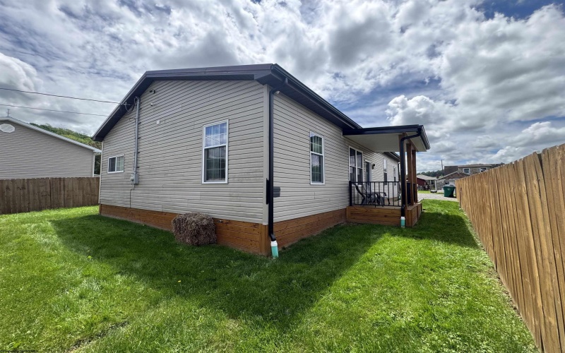 8356 3RD Street, Stonewood, West Virginia 26301-8022, 2 Bedrooms Bedrooms, 4 Rooms Rooms,1 BathroomBathrooms,Single Family Detached,For Sale,3RD,10159524